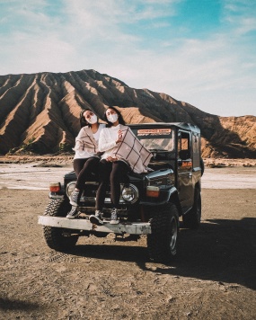 自驾游旅拍闺蜜图片